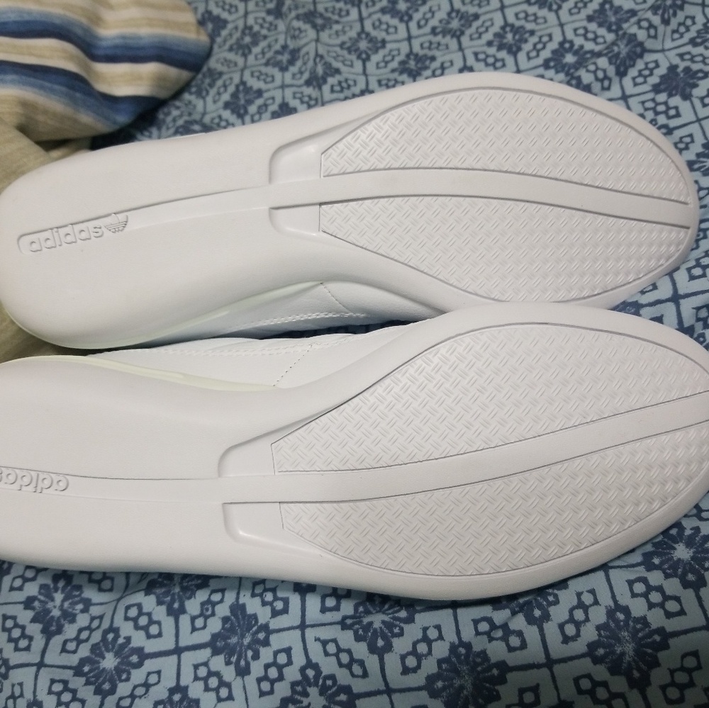 Shoes - Picture 5 of 8